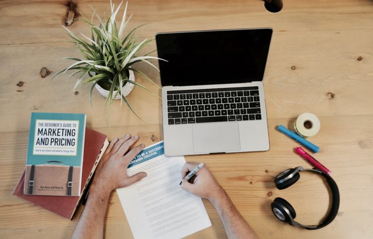 AI Workflow Cho Marketer: Tiết Kiệm 10 Giờ Mỗi Tuần Với 5 Quy Trình Chuẩn