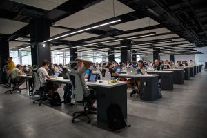 DeepSeek R2 Cho Data Science: Phân Tích Dữ Liệu Và Xây Dựng Mô Hình ML