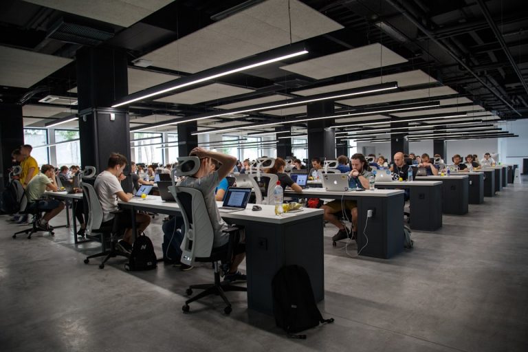 DeepSeek R2 Cho Data Science: Phân Tích Dữ Liệu Và Xây Dựng Mô Hình ML